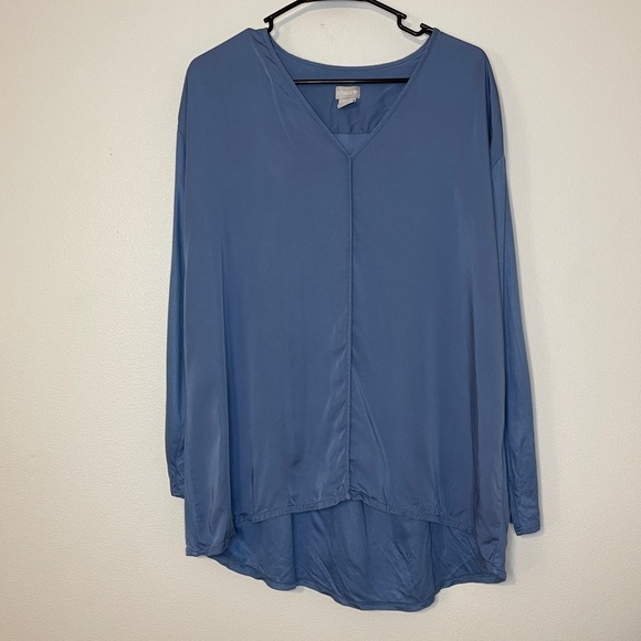 𝅺CHICOS Women’s Size 2P Petite Blue V-Neck Blouse Soft Model Stretch Jersey Top - Picture 1 of 6